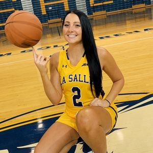 Meet your Posher, Carley